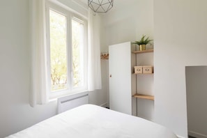 Apartment | 2 bedrooms, iron/ironing board, bed sheets