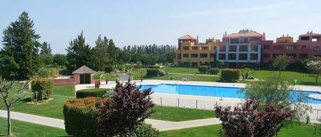 Apartment | Pool | Outdoor pool