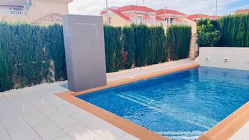 Apartemen | Kolam renang | Kolam renang indoor dan kolam renang outdoor