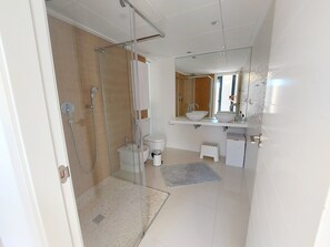 Apartment | Bathroom
