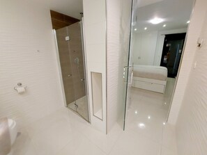 Apartment | Bathroom