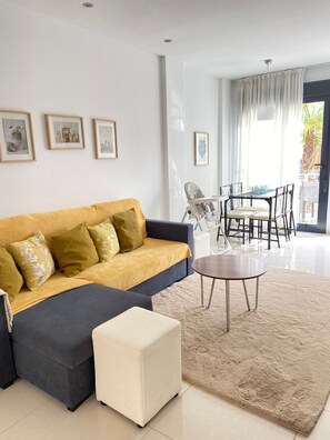 Bungalow | Oppholdsrom