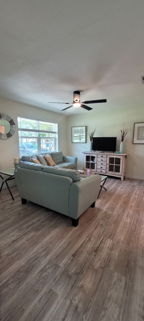 3 Bedroom 1 Bath House In The Mcgregor Corridor In Fort Myers - Fort Myers