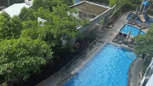 Condo, 2 chambres, accessible aux personnes à mobilité réduite, balcon | Piscine