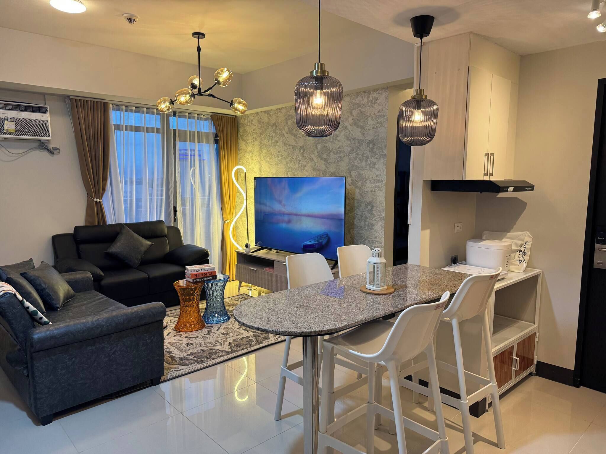 Condo, 2 Bedrooms, Accessible, Balcony | Dining room