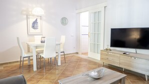 Apartment | Dining - Seaside Apartment in Punta del Moral (Ayamonte)