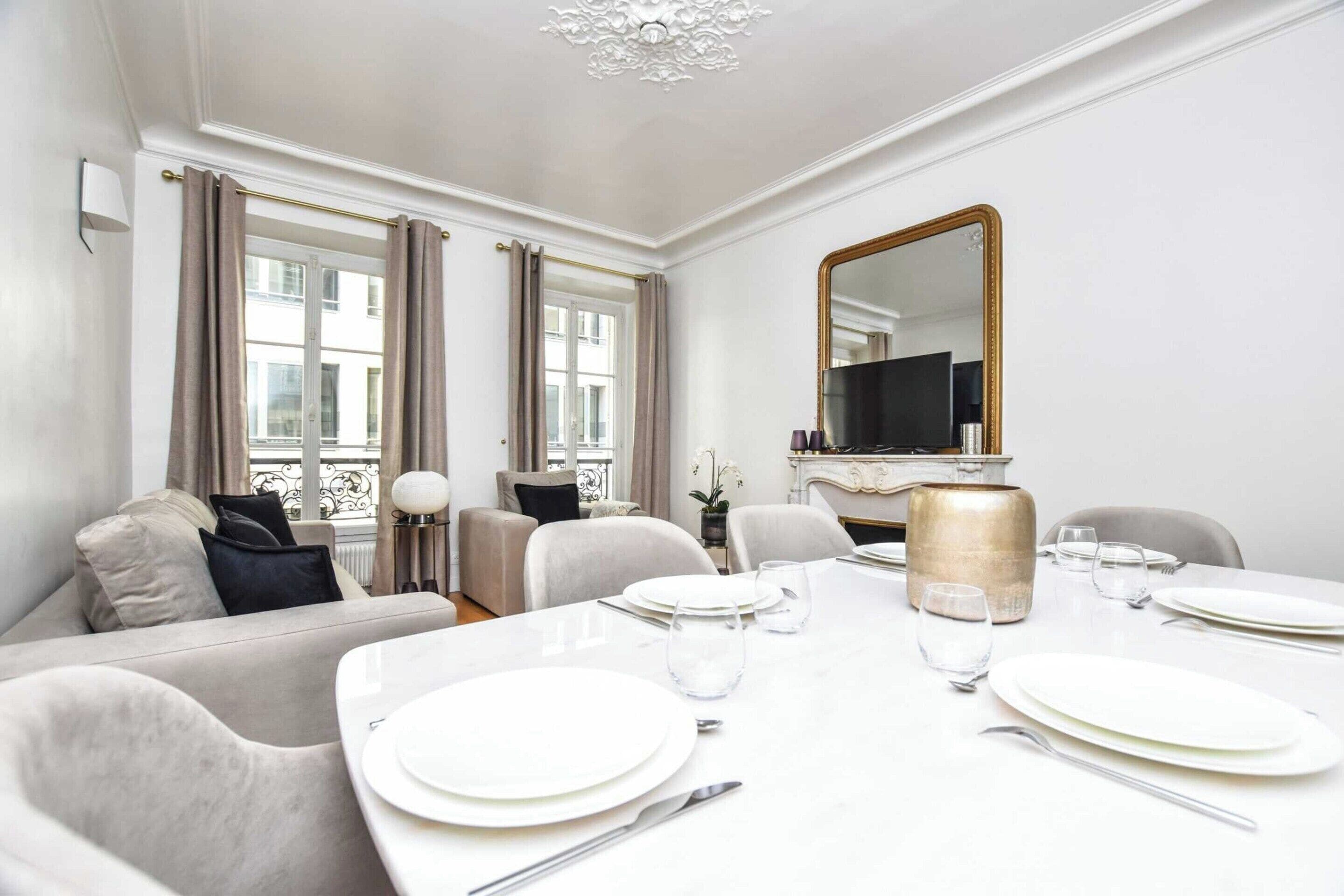 Apartment | Dining