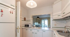 Apartment | Private kitchen - Family Poolside Apartment (Ayamonte)