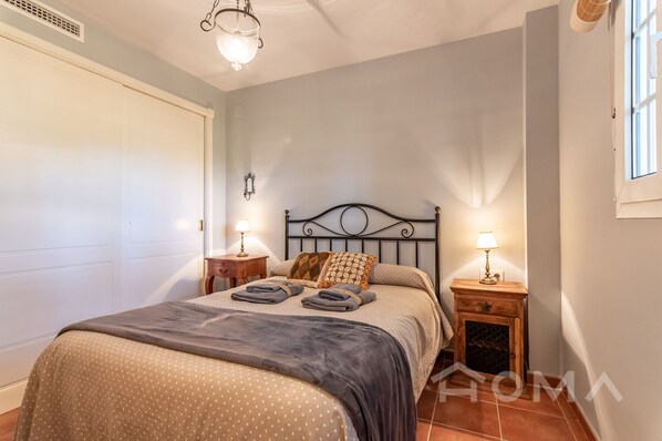 Apartment | 2 bedrooms, iron/ironing board - Family Poolside Apartment (Ayamonte)