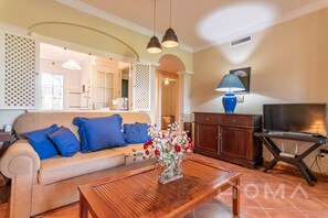 Apartment | Living room - Family Poolside Apartment (Ayamonte)