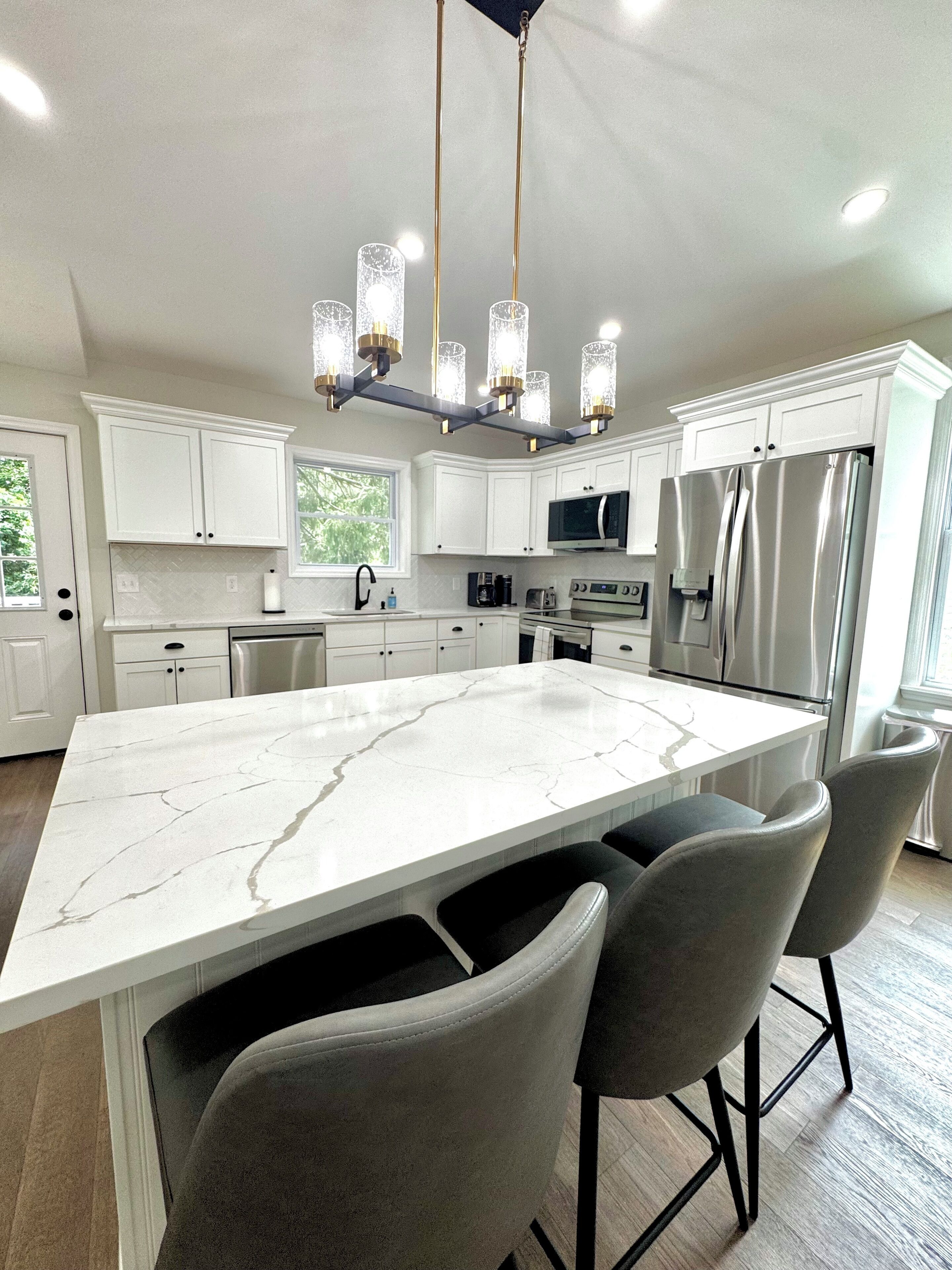 冰箱、微波炉、烤箱、炉灶