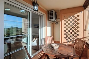 Outdoor dining - Apartment Near Isla Canela Golf (Ayamonte)