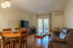 Apartment | Living room