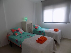 Huoneisto | 2 makuuhuonetta, silitysrauta/-lauta