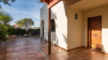 Apartment | Terrace/patio