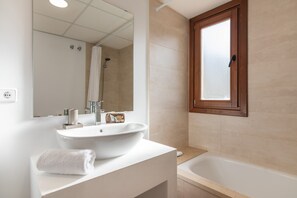 Apartment | Bathroom | Hair dryer - Cosy Apartment on Huelva Coast (Ayamonte)