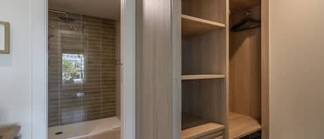 Apartment | Bathroom