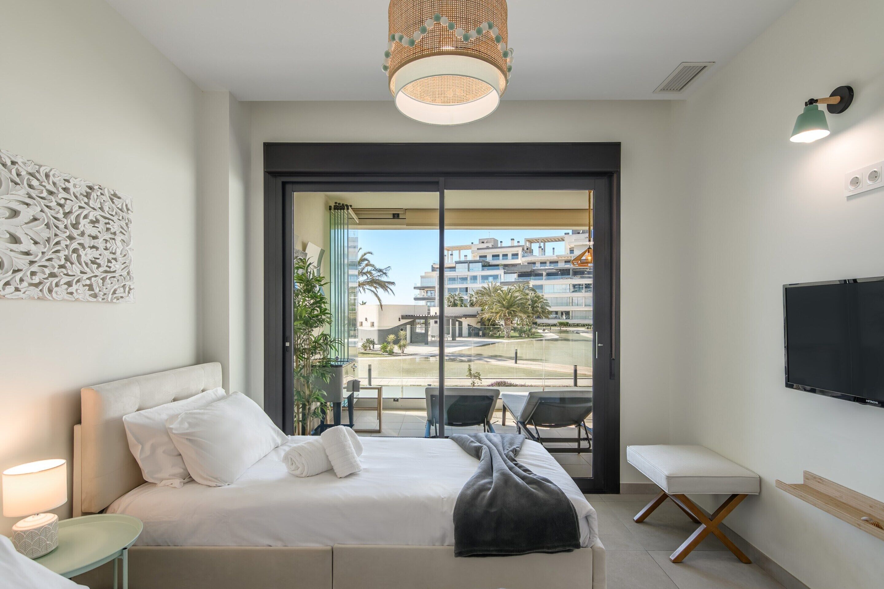 Apartament | 2 dormitoris i planxa i posts de planxar 