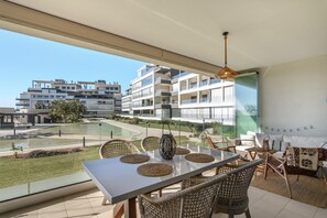 Apartment | Outdoor dining - Seafront Apartment in Isla Canela (Ayamonte)