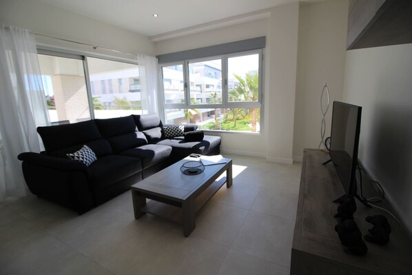 Apartment | Living room - Apartment in Villamartin for 4 Guests (Orihuela)