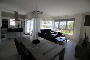 Apartment | Dining - Apartment in Villamartin for 4 Guests (Orihuela)