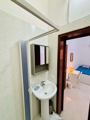 2 camere, ferro/asse da stiro, Wi-Fi, lenzuola