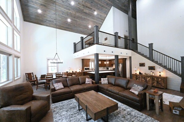 TV, fireplace, offices
