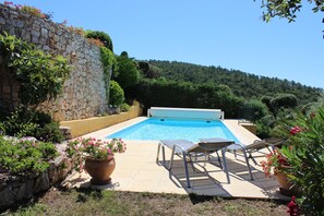 Outdoor pool - Villa with magnificent sea view over the Gulf of St Tropez (Roquebrune-sur-Argens)