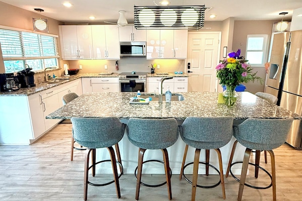 Microonde, forno, piano cottura, lavastoviglie