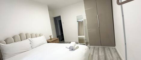 2 Schlafzimmer, Bügeleisen/Bügelbrett, kostenloses WLAN