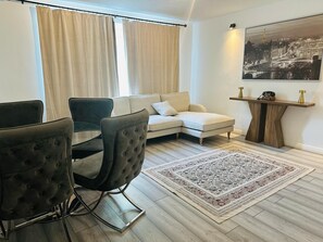 Smart TV - Chic 2BR Flat Near Hyde Park, Paddington (London)