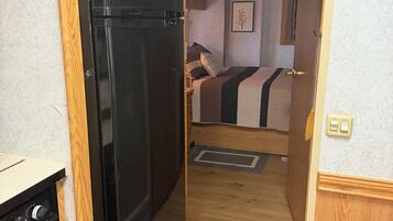 1 bedroom, iron/ironing board, WiFi (free), bed sheets