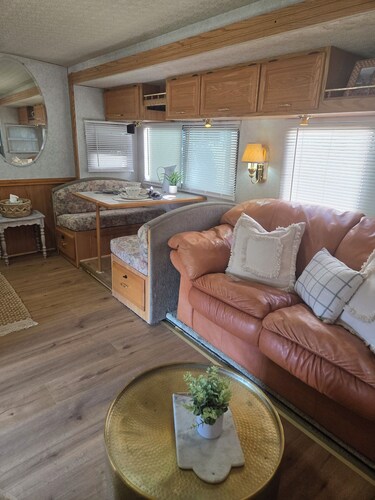 Garden vibe stationary RV in No.
 San Diego County with WiFi, AC. TV. Views.