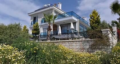 6-bedroom villa in peaceful Antalya with WiFi, AC. Enjoy your stay