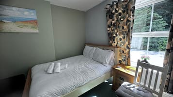 Apartment | 2 bedrooms, laptop workspace, iron/ironing board, bed sheets