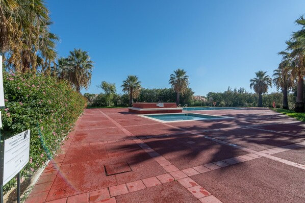 Apartment | Pool | Outdoor pool - Golfside Apartment for 4 Guests (Ayamonte)