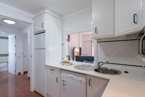 Apartment | Private kitchen - Golfside Apartment for 4 Guests (Ayamonte)