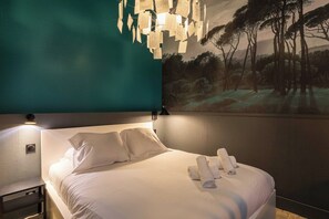 Apartment | 1 bedroom, laptop workspace, bed sheets