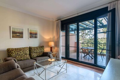 Family Apartment in Golfside Setting