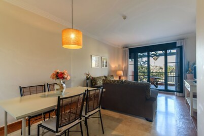 Family Apartment in Golfside Setting