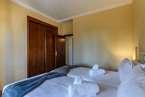 2 bedrooms, iron/ironing board - Family Apartment in Golfside Setting (Ayamonte)