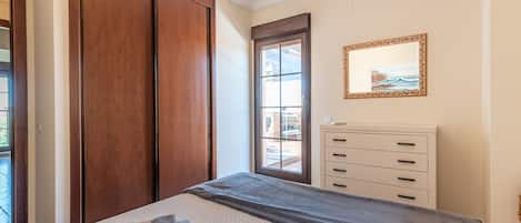 Apartment | 2 bedrooms, iron/ironing board