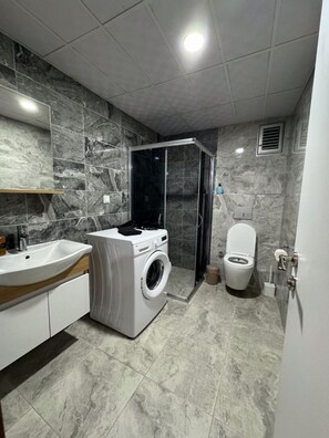 Comfort Apartment | Bathroom