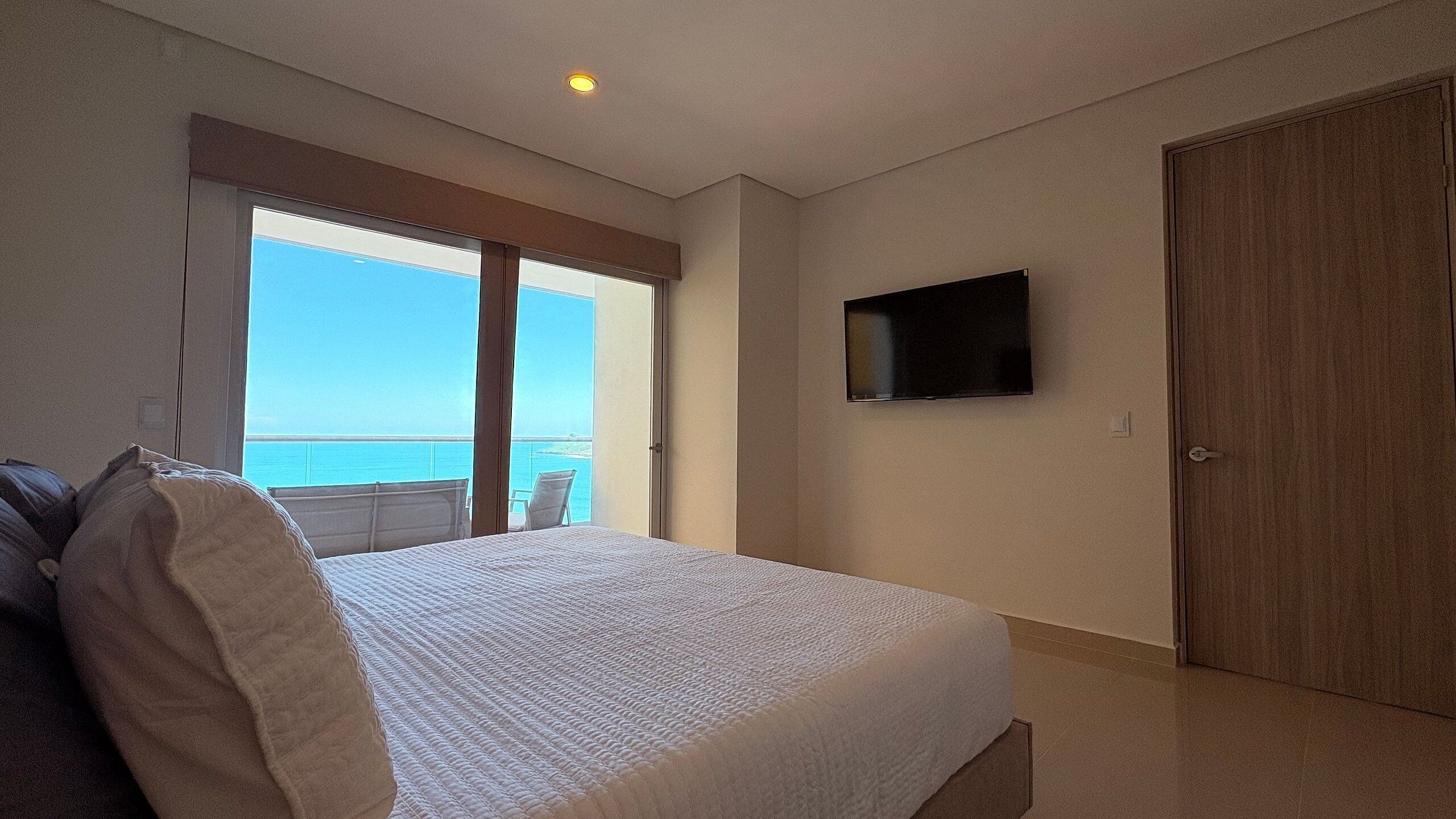 2 sovrum och strykjärn/strykbräda