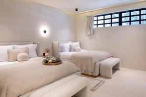9 bedrooms, iron/ironing board, WiFi, bed sheets