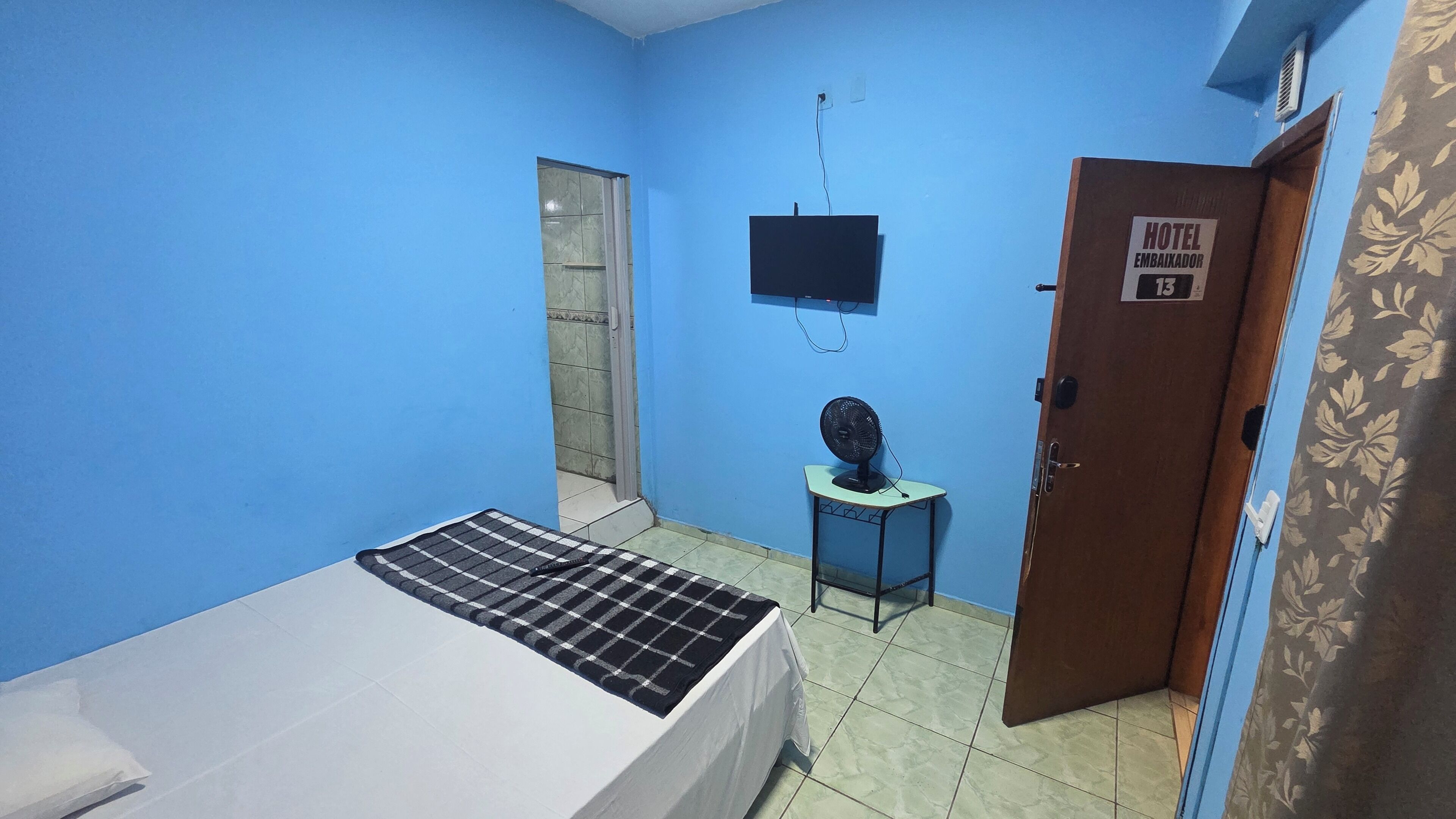 Wifi gratis y ropa de cama 