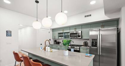 SLC Airport, Delta Center Townhome King BD Garage