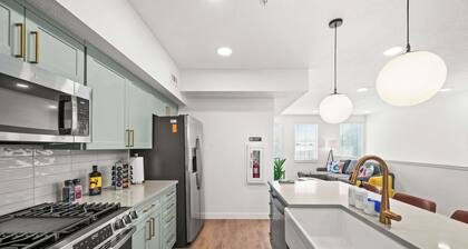 LUX SLC Townhome King Bd Garage Sauna Near Airport