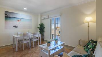 Apartment | Dining