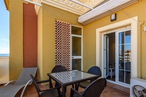 Apartment | Outdoor dining - Beachside Penthouse With Sea Views (Ayamonte)
